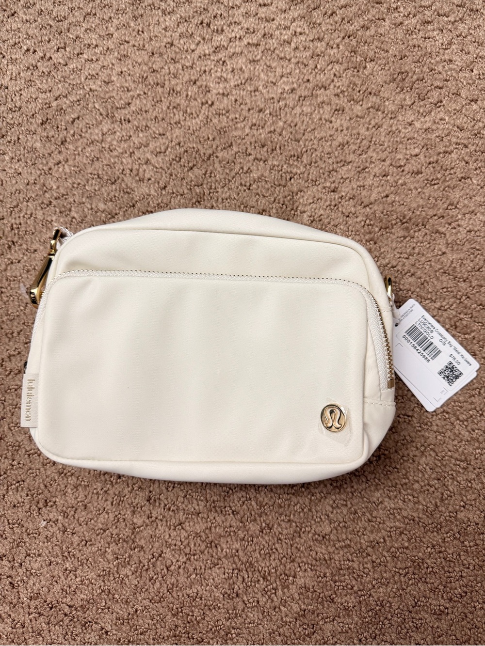 lululemon athletica NWT Everyday Crossbody Bag 2L
